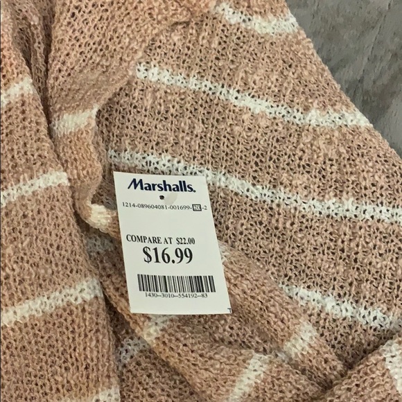 Women’s Sweater - Picture 3 of 3